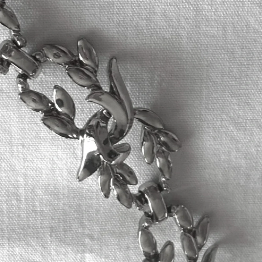Vintage Coro Silver Tone Choker Style Necklace Signed Leaves Design